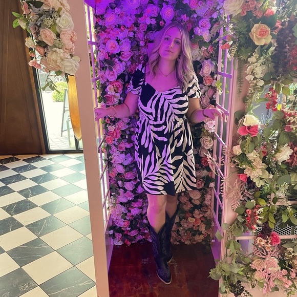 Meet your Posher, Madison - Picture 12 of 14